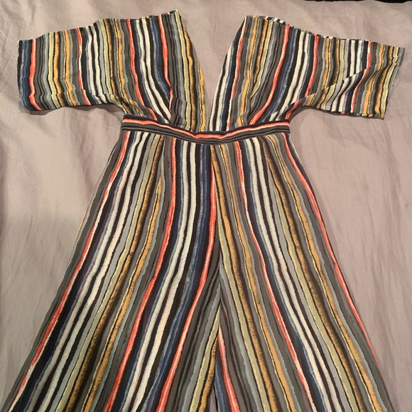 Unique striped jumpsuit - Picture 6 of 10